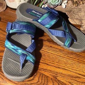 Sketchers size 6 Blue Sandal